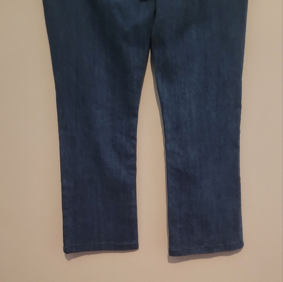 Elizabeth and James High Rise Bootcut Jeans - Picture 8 of 8